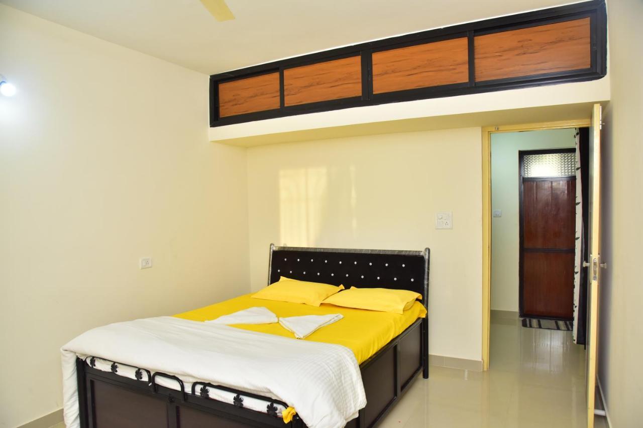 Talaulim Fieldstone Lovely 2 Bhk Ac Apartment מראה חיצוני תמונה